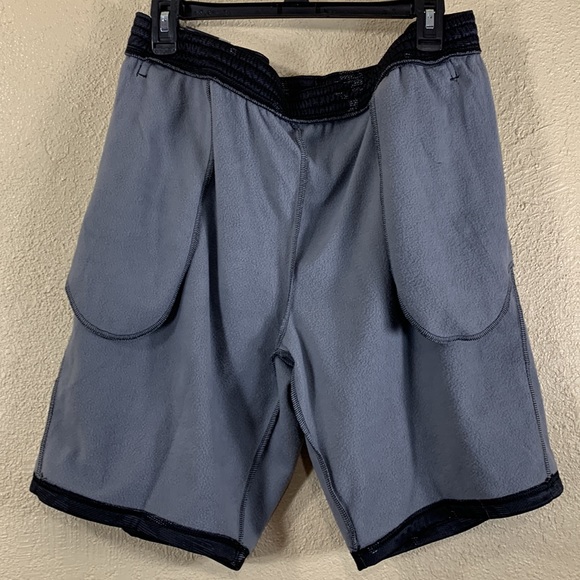 Layer 8 Men's Shorts Size L NWT Fleece Lined Thermal Black Camo - Picture 10 of 15